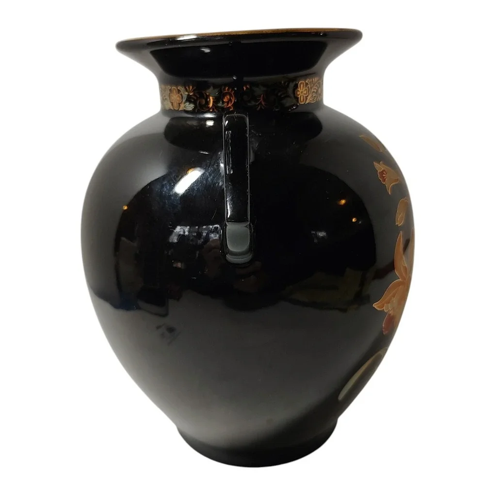 Vintage‎ Japanese Porcelain Ginger Jar Urn Vase Eight Inches Tall Black Floral